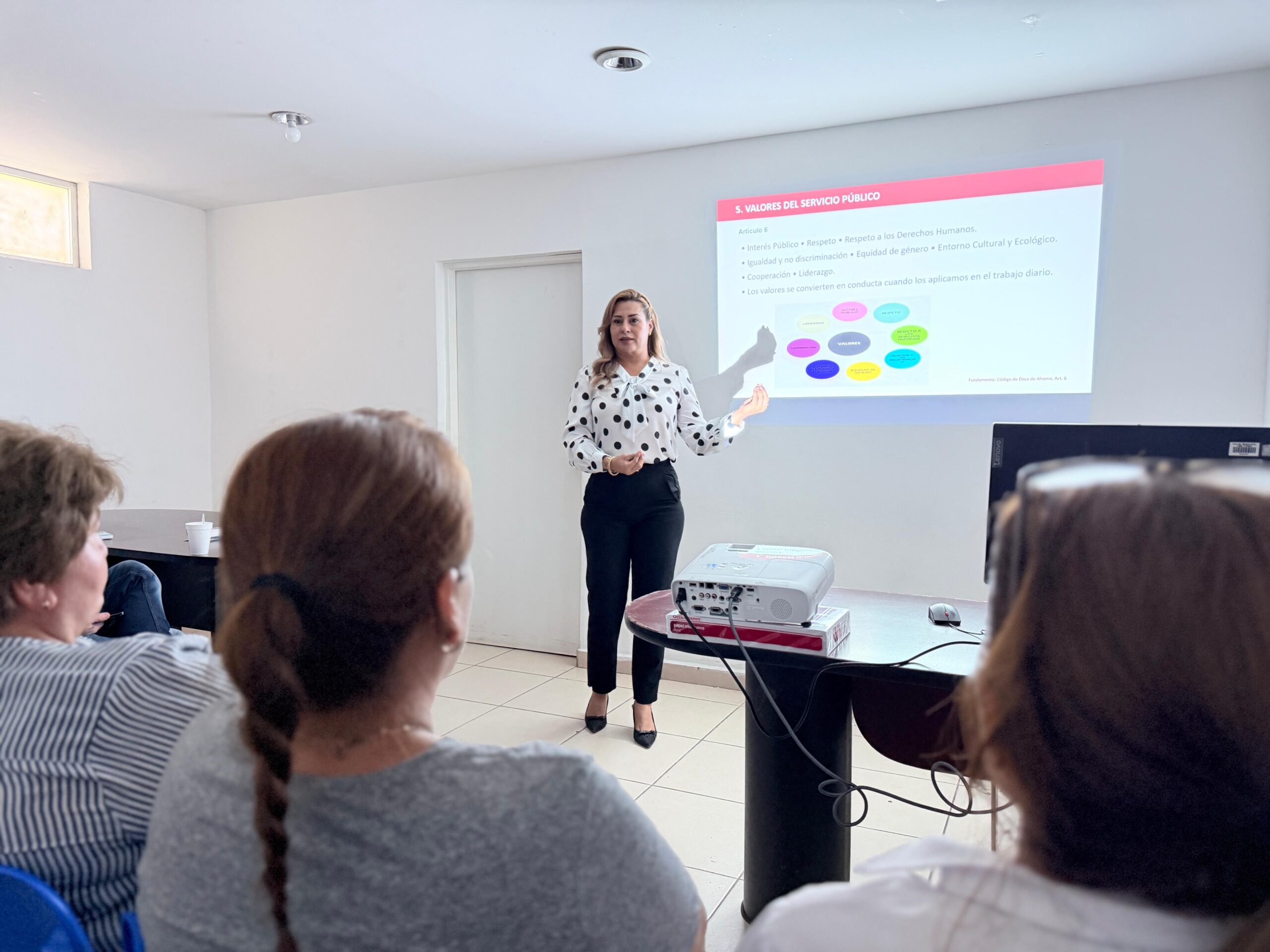 Talleres de capacitación sobre Código de Ética y Conducta para Servidores Públicos en Ahome avanza satisfactoriamente.